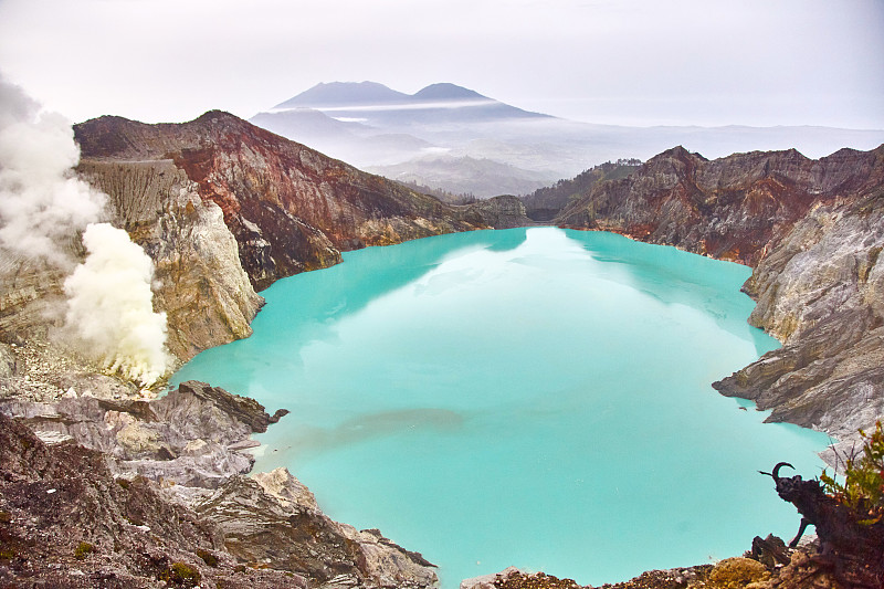 伊真火山口。