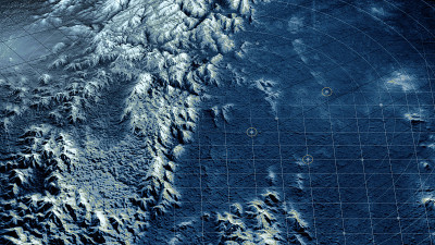 陆地的卫星视图。山地和平原。科幻,夜视。军事目标。无人机飞过一个区域