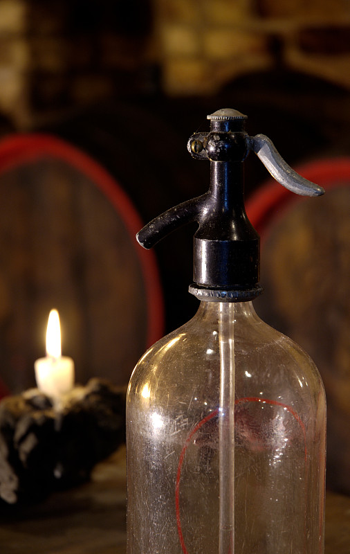 siphon-bottle