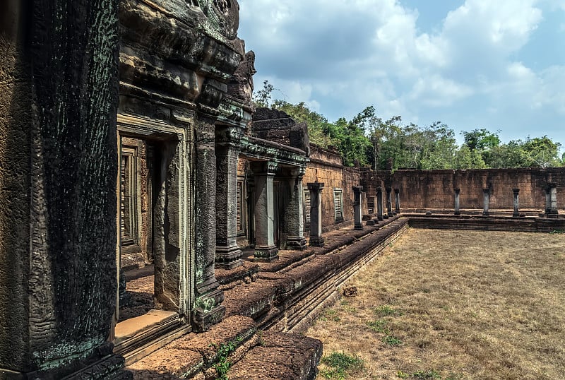 宏伟的Banteay Srey神庙