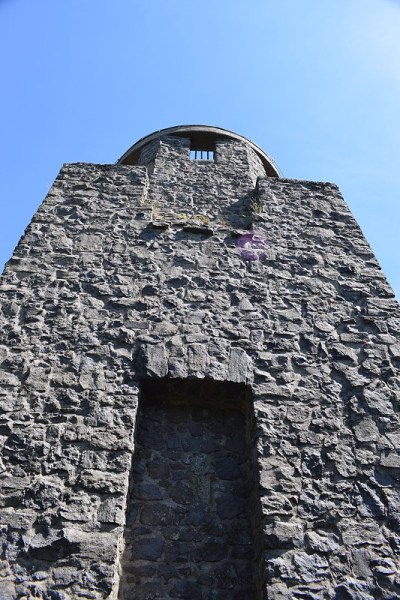 Hohe Acht老塔的上部:Kaiser-Wilhelm-Turm - back