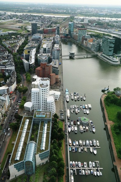 从莱茵塔到媒体港Düsseldorf，莱茵德国