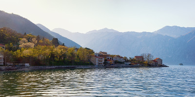 黑山，科托尔湾和斯托利夫村的景色