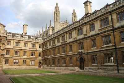 克莱尔大学,英国剑桥