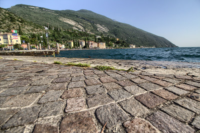 湖Garda-Torbole-Alps-Italy