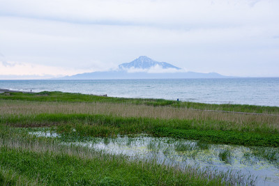 地平线上可见的山脉“理日富士”