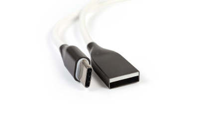 线缆上的连接器USB-A和USB-C
