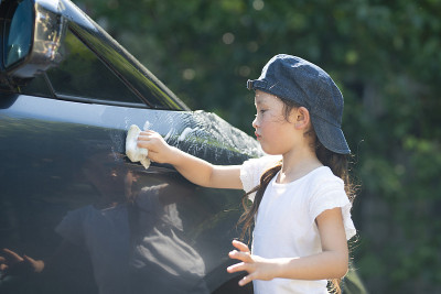 女孩去洗车