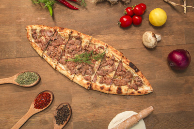 土耳其传统肉块皮塔饼