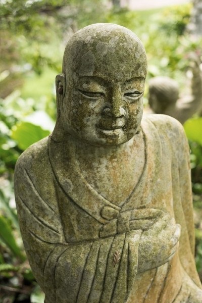 地藏菩萨雕像被毁