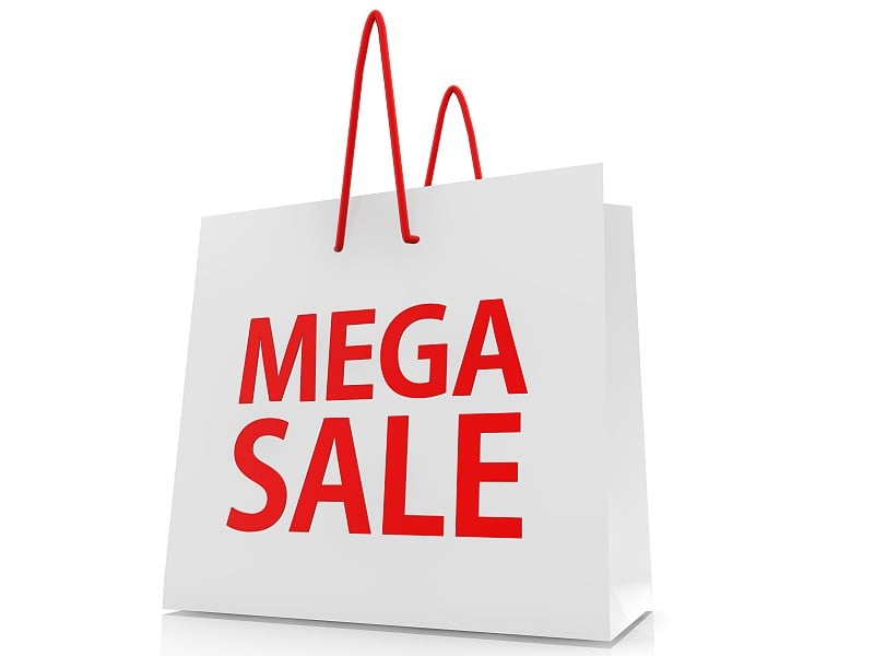 购物袋与mega sale概念