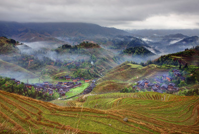 中国山区农业村，乡村景观优美。