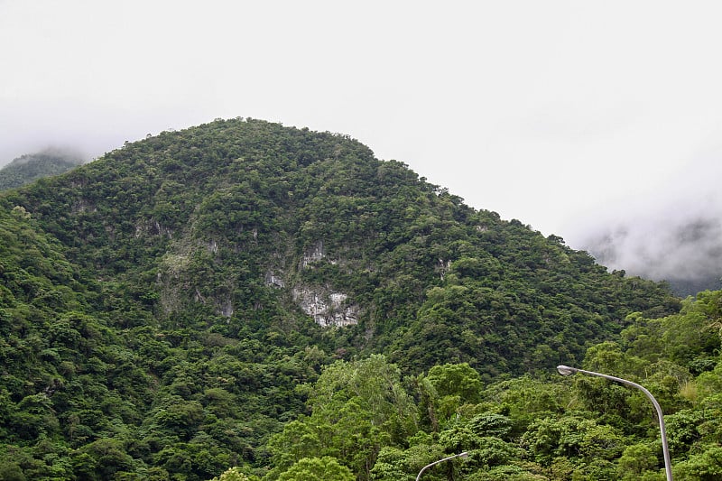 台湾花莲太鲁阁公园内的山景。