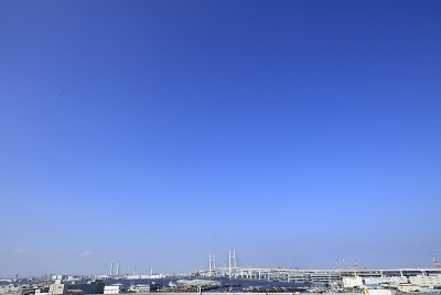 日本神奈川横滨湾大桥(从海港公园看)
