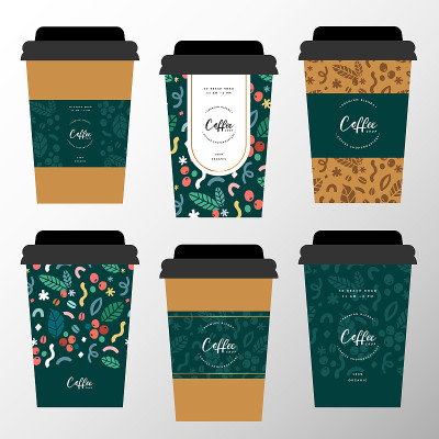 品牌纸咖啡杯设计，纸板杯插图标志。拿走纸板杯与袖饰有字母、标志和图案插图