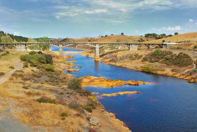 (rio Tinto)河