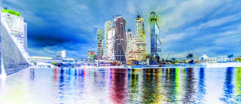 倾斜和转移全色全景的灯火通明莫斯科市商业中心今晚