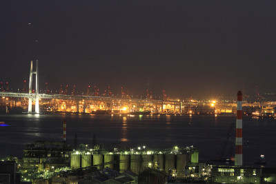 日本京浜工业区的夜晚