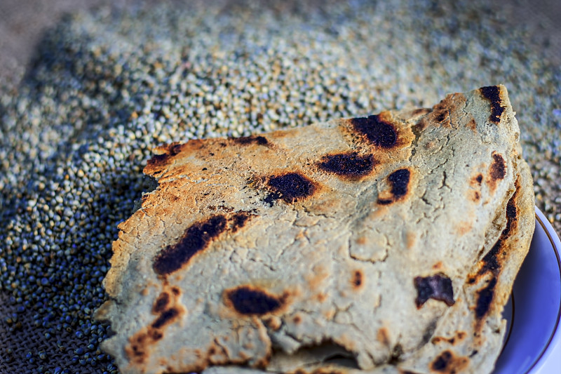 Roti/Chapati珍珠小米/bajra/狼尾草全粒珍珠小米。