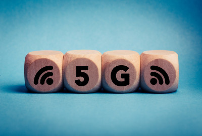 带有5G文本的木块