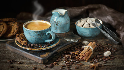 Blue coffee Cup on a wooden Board, coffee beans, s