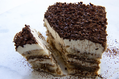 Tiramisu Cake