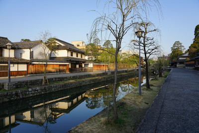 一个春天的早晨，宁静的仓ashiki Bikan历史街区(仓ashiki河边)