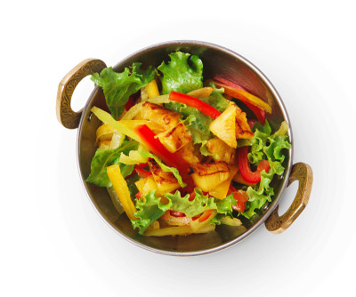 素菜和素菜印度餐厅菜肴，豆腐炒孤立