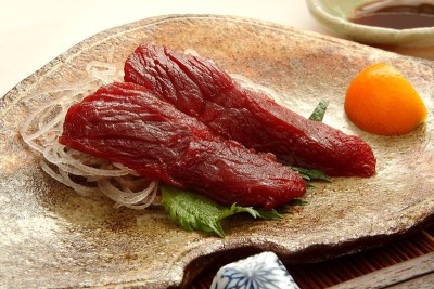 鲸鱼肉生鱼片
