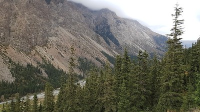 中亚吉尔吉斯斯坦的Barskoon峡谷