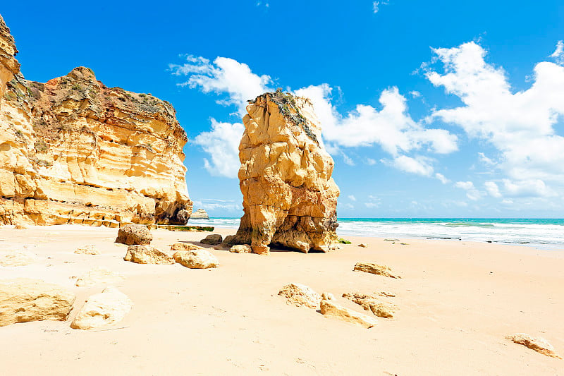 葡萄牙Praia da Rocha的天然岩石