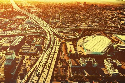 洛杉矶高速公路十字路口鸟瞰图