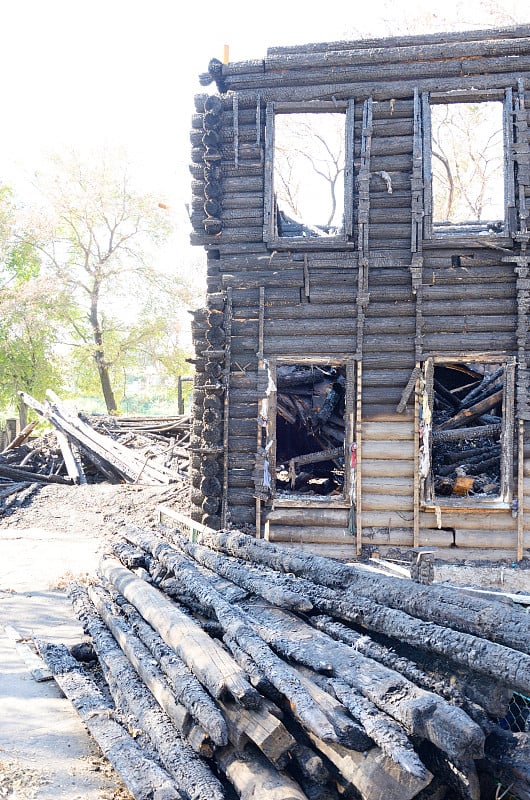 在沃洛格达烧毁了一栋建筑。