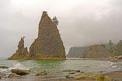 雾天的海岸海景