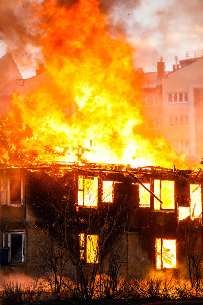 房子着火了
