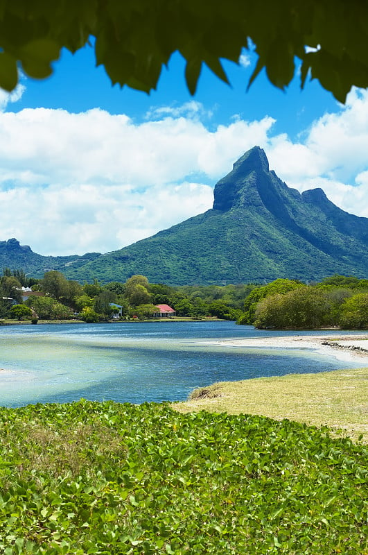 毛里求斯塔马林岛的山峰