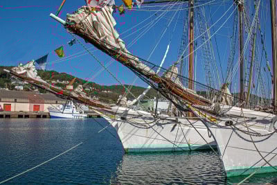 Fecamp。纵帆船停泊在港口。Seine-Maritime。诺曼底