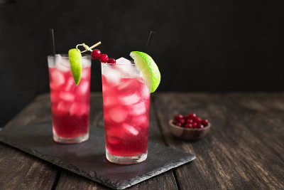 蔓越莓伏特加鸡尾酒