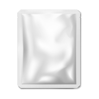 空白白色小包撕痕-矢量模型。化妆品，医疗或食品的单独塑料包装袋-模型。模板设计