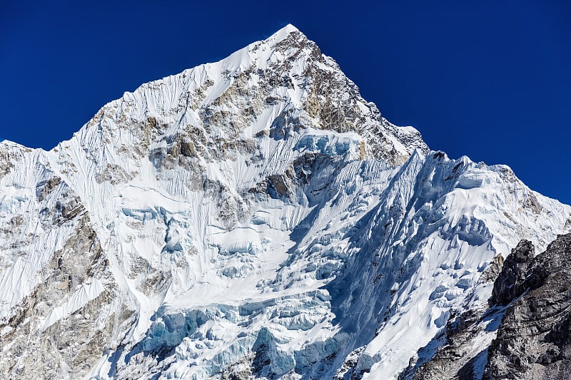 喜马拉雅山的雪山