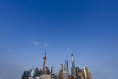 上海的天空湛蓝