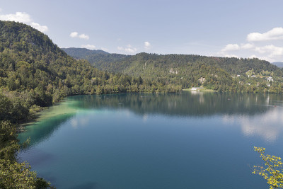 湖流血高山景观