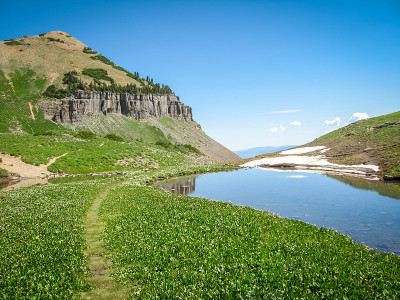 美丽的山池