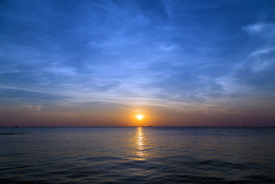 海上日出景观