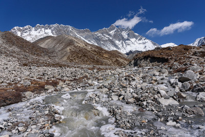 楚雄村周围的山景