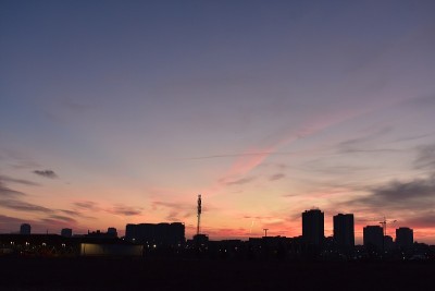 五颜六色的高楼大厦