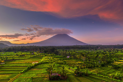 阿贡山的道萨山。Karangasem巴厘岛