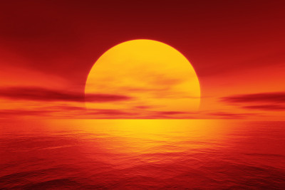 海面上的红色夕阳