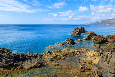 美丽的葡萄牙马德拉岛海岸