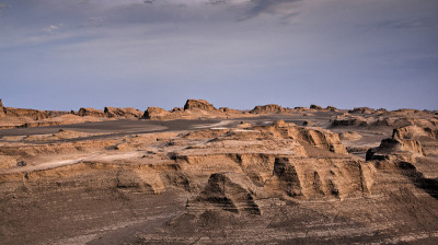 峡谷在Dasht-e Lut或卡鲁茨沙漠，伊朗科曼。
